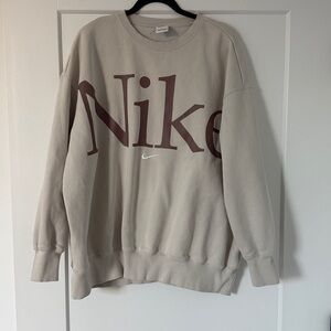 Vintage Nike crewneck - oversized style